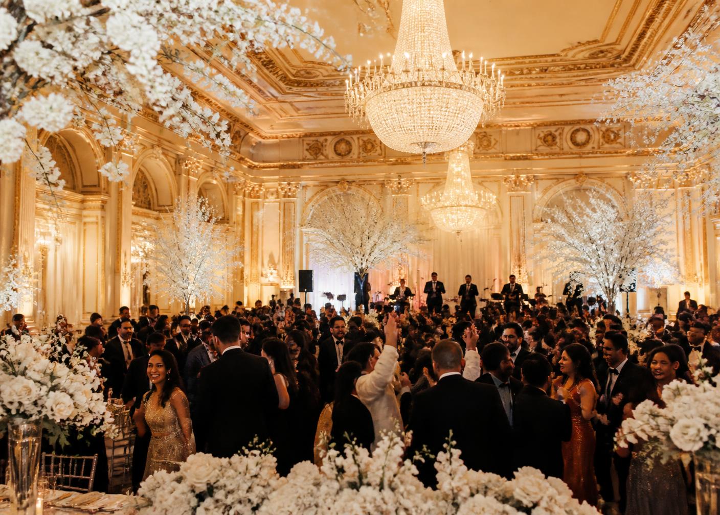 500 guests — Luxury Weddings